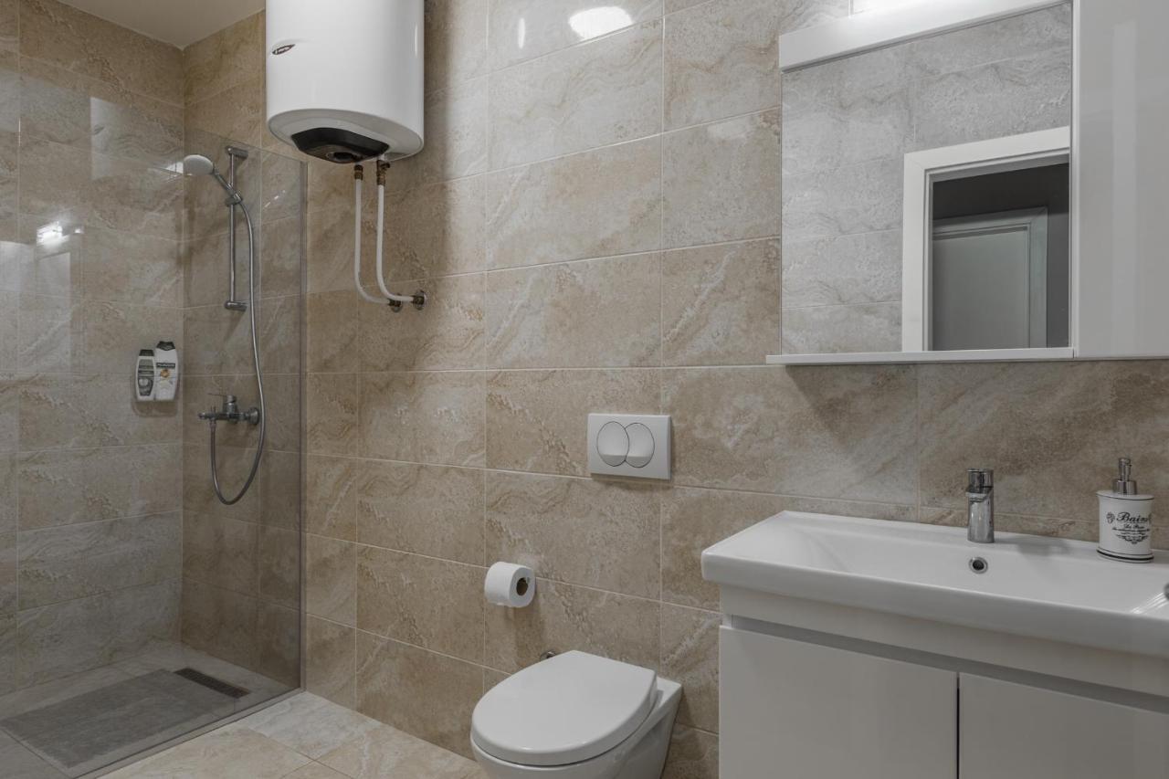 Bleri Apartment, 2 Bedroom, Free Parking Pristina Kültér fotó