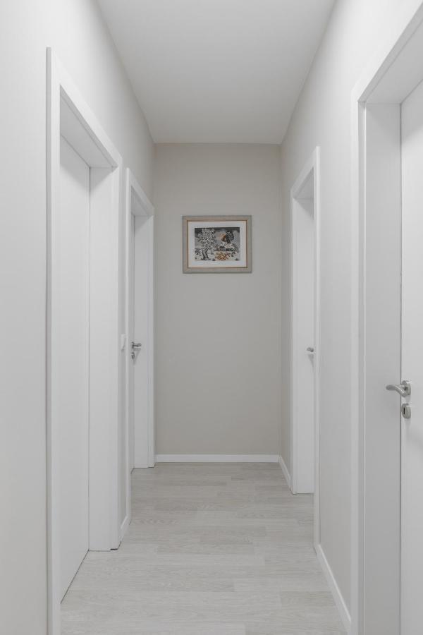 Bleri Apartment, 2 Bedroom, Free Parking Pristina Kültér fotó